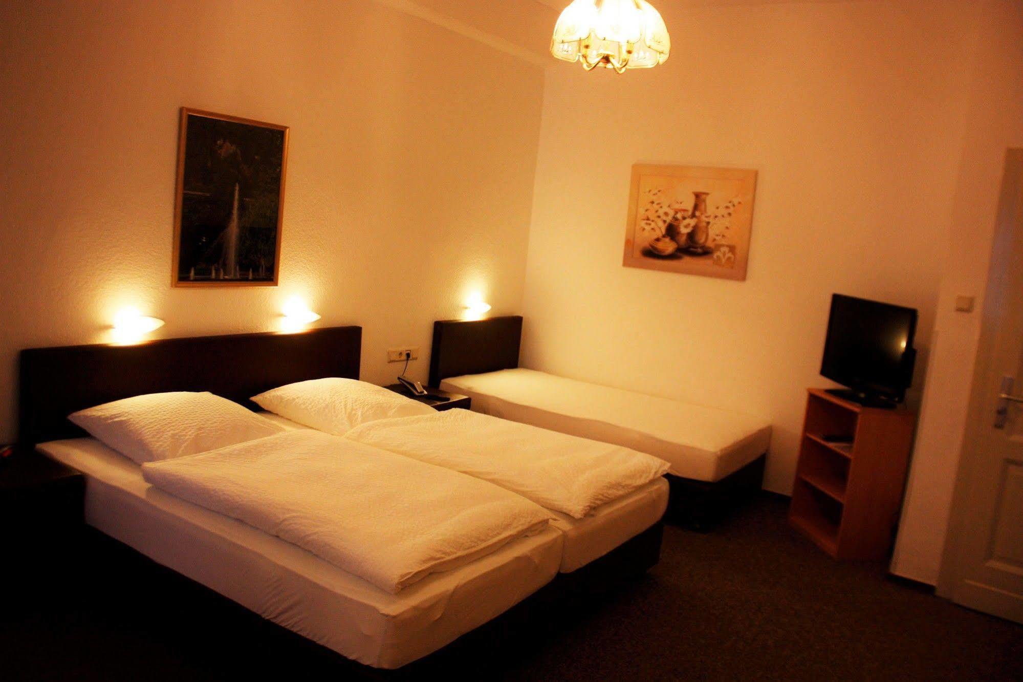 Hotel Zum Anker Andernach Esterno foto